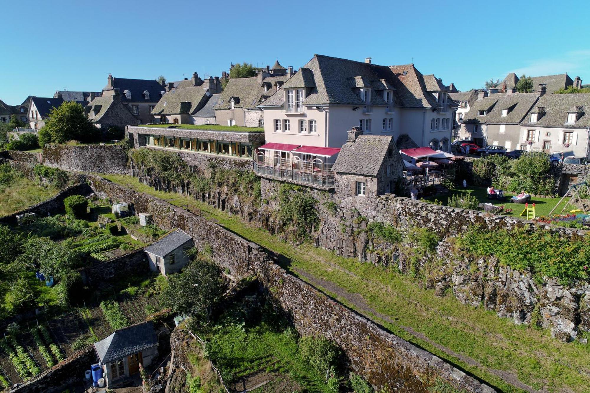 Logis Hotel Restaurant & Spa Les Remparts سيلارز المظهر الخارجي الصورة