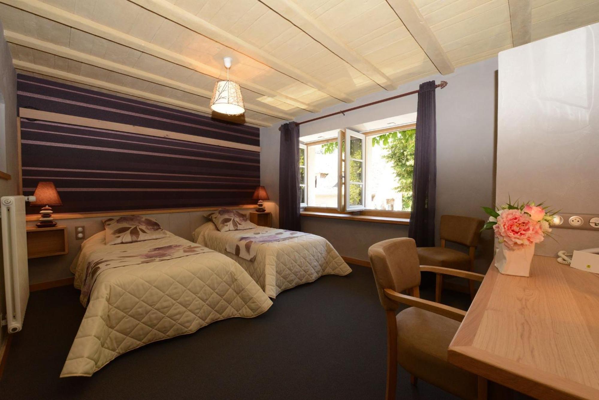 Logis Hotel Restaurant & Spa Les Remparts سيلارز المظهر الخارجي الصورة
