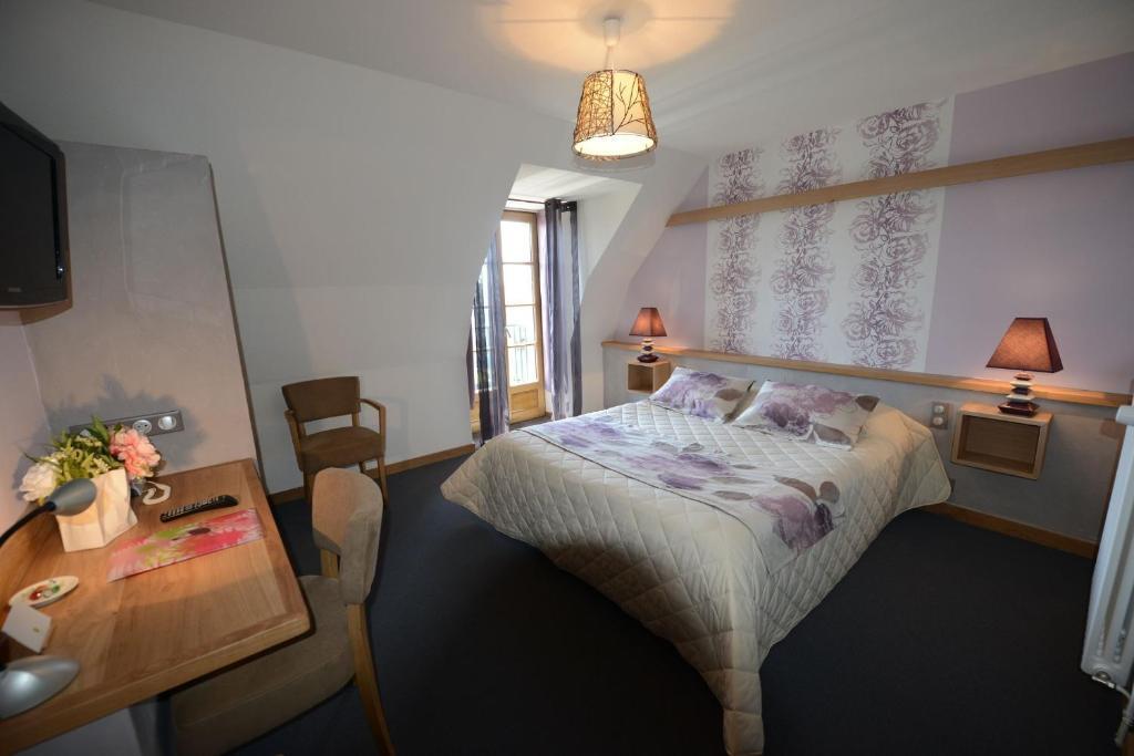 Logis Hotel Restaurant & Spa Les Remparts سيلارز الغرفة الصورة