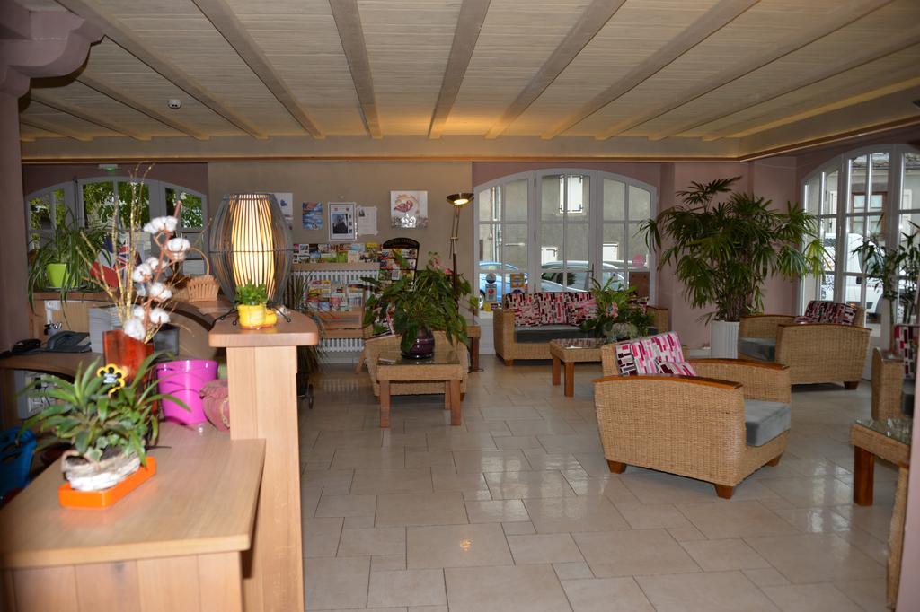 Logis Hotel Restaurant & Spa Les Remparts سيلارز المظهر الخارجي الصورة