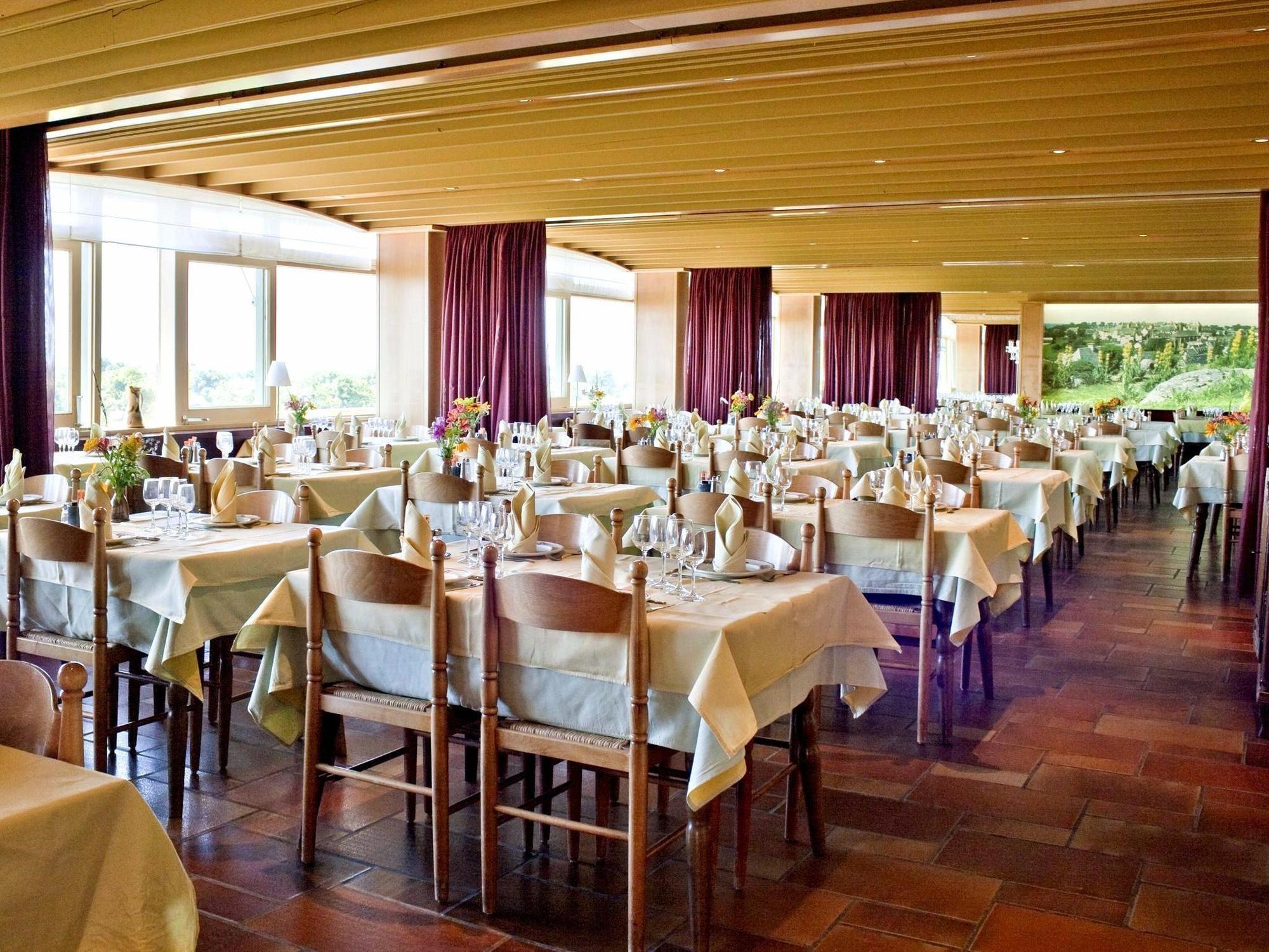Logis Hotel Restaurant & Spa Les Remparts سيلارز المظهر الخارجي الصورة